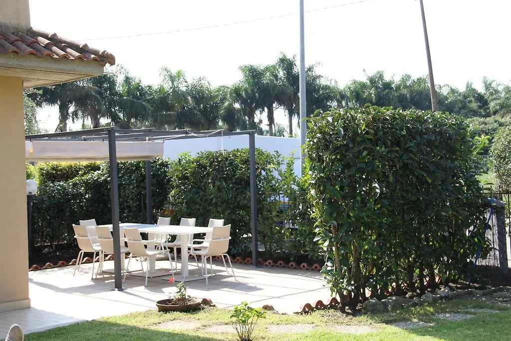 Villa Eleonora Mascali 0*,